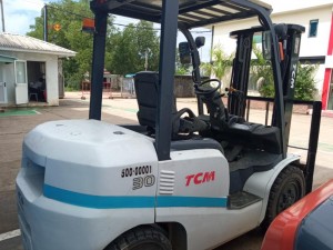 3t forklift back view